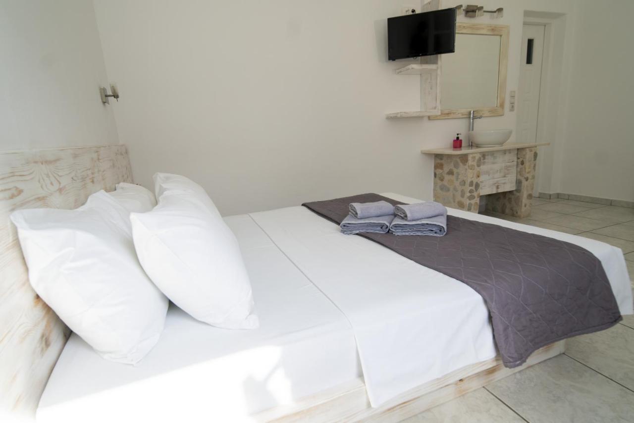 Отель Porto Naoussa (Adults Only) Экстерьер фото
